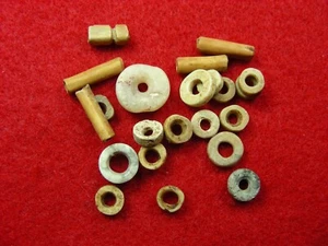 ASSORTIMENTO DI PERLINE IN OSSO E PIETRA 1/2" TEXA MERIDIONALE autentiche reliquie indiane - Foto 1 di 15