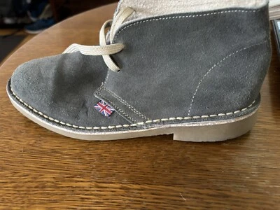 Desert Chukka Suede Gummy Sole Boots Mod Design Pop Art Women 9 Union Jack 60s - Image 1 of 4