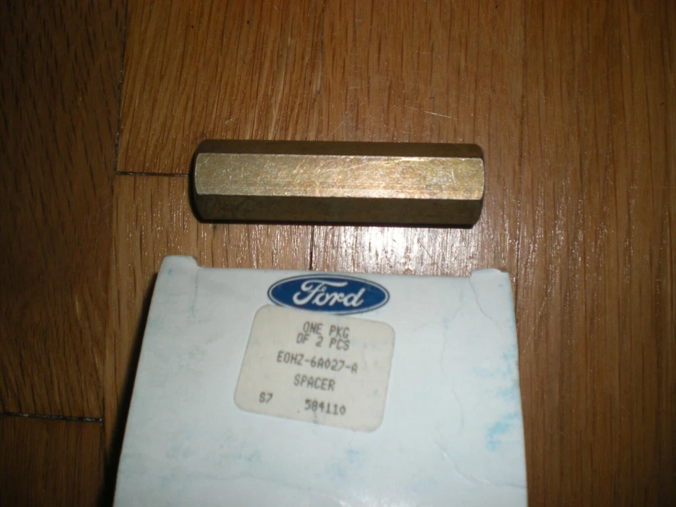 NOS 1980 - 1989 Ford F600 F700 370 429 Engine Support Insulator Spacer E0HZ - Image 1 of 1