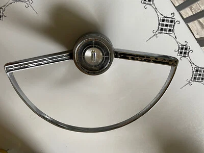 Ford Galaxy 1966? Volante anillo bocina Foto 1 de 4