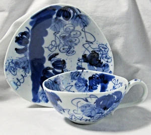 2 placas asiáticas de cáñamo triángulo azul abstracto con tazas de platillos de 8 oz - Imagen 1 de 8