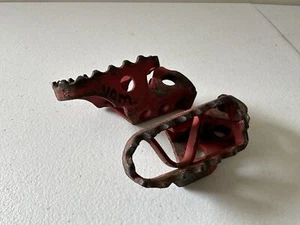1989 Yamaha YZ250 Footpeg Set Foot Pegs - Picture 1 of 3