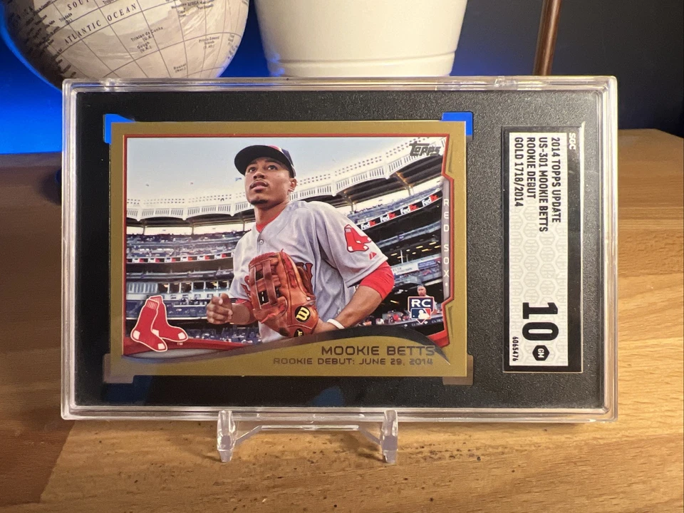 2014 Topps Update Series - Rookie Debut Mookie Betts #US-301 Gold /2014 (RC) - Image 1 of 1