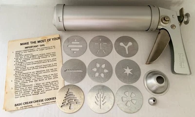 Vintage WearEver Cookie Gun & Pastry Decorator - Image 1 of 4