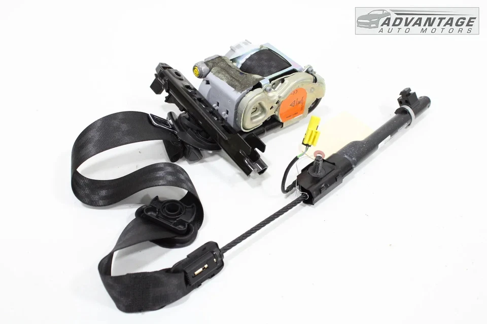 AUDI Q3 QUATTRO 8U 2015-2018 TENSOR DE CINTURÓN DE SEGURIDAD DELANTERO DERECHO DEL LADO DEL PASAJERO OEM Foto 1 de 4