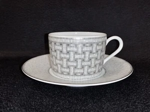 Hermes MOSAIQUE AU 24 Platinum Tea Cup and Saucer Set - Picture 1 of 4