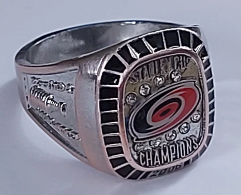 CAROLINA HURRICANES Molson Canadian Stanley Cup Ring 2006 MIP Cover