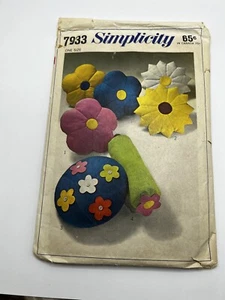 Vintage 1960s 1968 Sewing Pattern Throw Pillow Flower Child Retro Simplicity - Picture 1 of 3