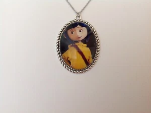 Collar de plata Coraline Jones rockabilly retro vintage cameo gótico Tim Burton - Imagen 1 de 3