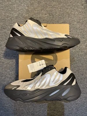 Adidas Yeezy Boost 700 MNVN Bone (2020) - Talla 10 - Nuevo - FY3729 Foto 1 de 4