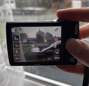 Nikon Coolpix S4000 schwarz Autofokus Problem - Bild 1 von 8