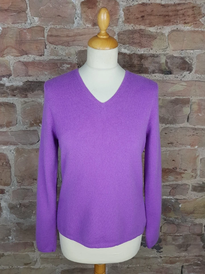 Jersey de cachemir Deane & White púrpura cuello en V Foto 1 de 4