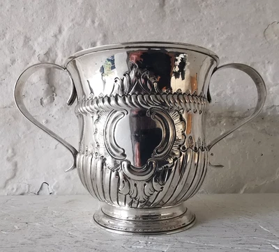 Londres 1739 - Porringer de plata maciza temprana - George Hindmarsh Foto 1 de 4