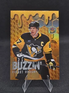2023-24 Upper Deck Fleer Ultra - Buzzin Gold - Sidney Crosby /25 - Picture 1 of 8