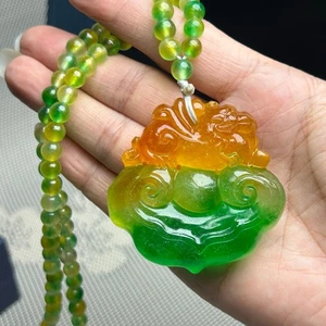 Colgante y collares hielo natural multicolor birmano jadeíta tallado dragón suerte - Imagen 1 de 10