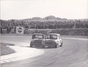 MINI CAR, IN RACE ACTION PERIOD PHOTOGRAPH. - Picture 1 of 2