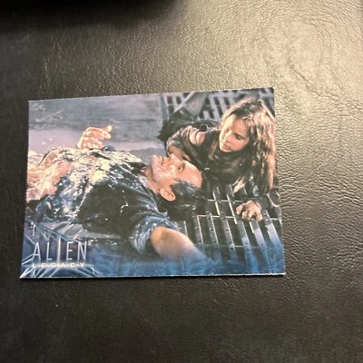 Jb2 Alien Legacy 1998 InkWorks #24 Bishop Ripped Apart Newt - Image 1 of 2