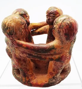 CÍRCULO DE 4 AMIGOS SOSTENIENDO BRAZOS ARTE POPULAR MEXICANO CERÁMICA CANDELABRO VOTIVO - Imagen 1 de 9
