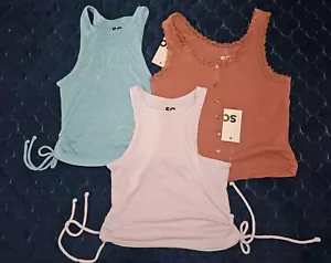 Lotto misto di 3 ragazze giovani TUTTE taglia XS (Top/Tanks/Magliette) ALCUNE NUOVE - Foto 1 di 9