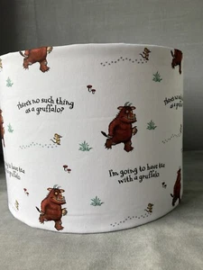 'The Gruffalo' 30 cm tono de techo en blanco - Imagen 1 de 3