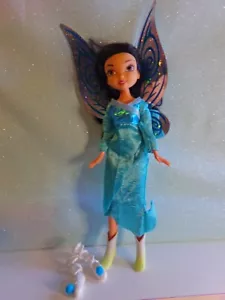 DISNEY FAIRY LOST TREASURE SILVERMIST WASSERFEE 2009 MIT STIEFELN - Bild 1 von 8