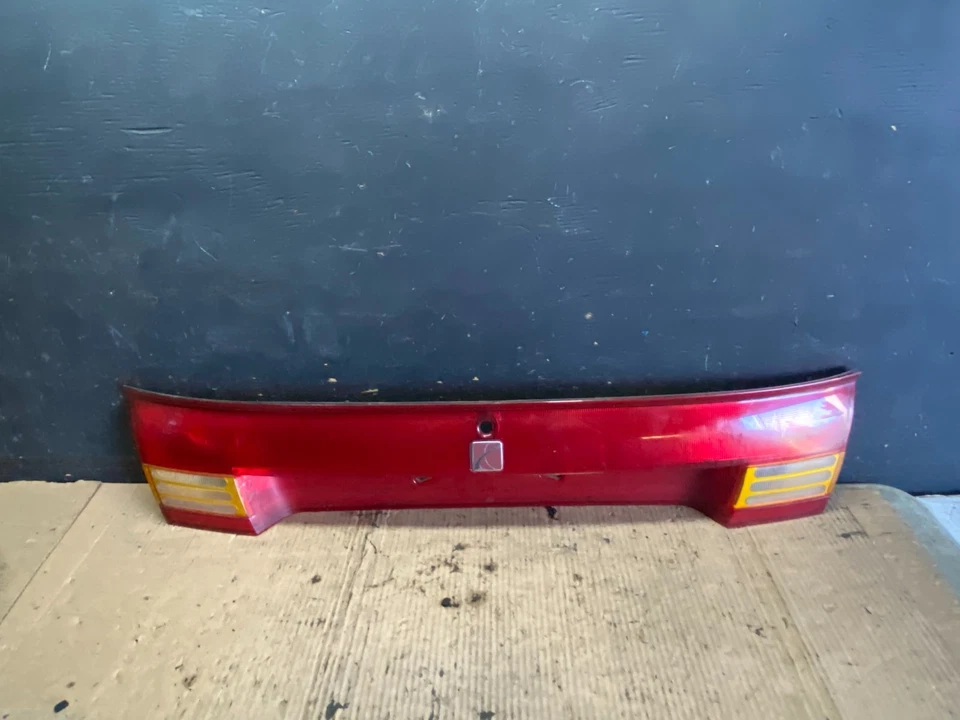 Luz trasera Saturn SC1 SC2 1997-2000 cupé acabado maletero central OEM Q0359 DG Foto 1 de 4