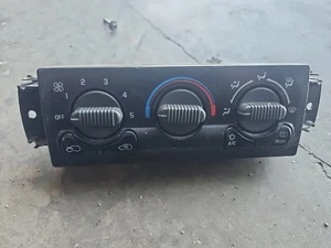 ✅ 00 2001 2002 Chevy Suburban Tahoe Silverado GMC Yukon Climate Control          - Picture 1 of 1