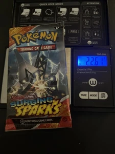 PESANTE! Confezione Booster 22,61g Scintille Scalpenti Pokemon TCG - Foto 1 di 5