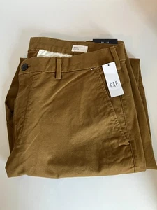 NWT Gap Athletic Khaki Straight Taper Men’s Brown Pants 38x32 NWT - Picture 1 of 12