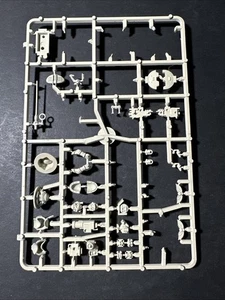 Warhammer 40K: Space Marines Fahrzeug Bits auf Anguss B1800 - Bild 1 von 1