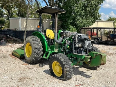 John Deere 5055E 2018 4x4 diésel tractor utilitario cepillo cortacésped - piezas/reparación Foto 1 de 4