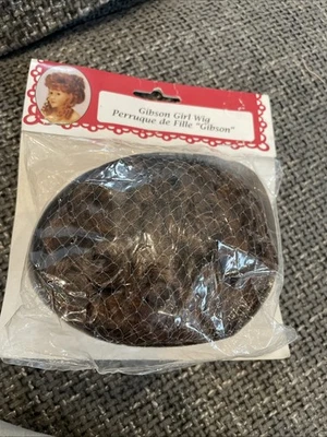 Peluca muñeca Gibson artesanal de fibra vintage 2987-03 marrón rizos cabeza 11,5" - nueva Foto 1 de 4