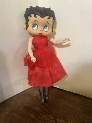Muñeca de juguete Betty Boop vintage años 80 con vestido rojo medias de red sin zapatos Foto 1 de 4