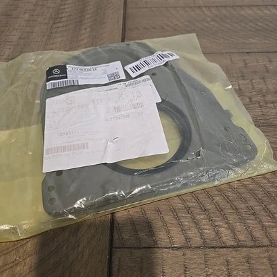 Nuevo sello original del cigüeñal principal trasero del motor MERCEDES-BENZ OEM 2720100614 Foto 1 de 3