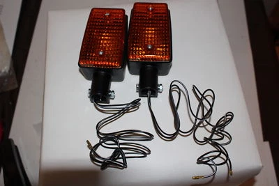 雅马哈 FJ1100 FJ600 XZ550 XJ750 后旋转信号灯指示器套装一对 (TTS18 — 第 1/4 张图片