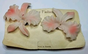 Pendientes de Clip Flor Orquídea Plástico Lucita Rosa De Colección Hechos en Austria LRG LEER - Imagen 1 de 11