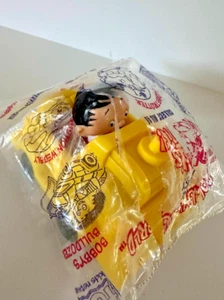 N76 Dairy Queen DQ giocattolo pasto per bambini BOBBY'S WORLD auto gialla nuovo con scatola 1995 vintage - Foto 1 di 2