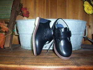 TAHARI BOYS INFANT DRESS SHOES SIZE 5 BLACK ADJUSTABLE CASUAL FORMAL EASTER NEW - Picture 1 of 1
