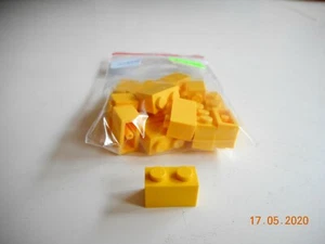 20x Lego 3004 Basis-Stein 1x2 gelb - Bild 1 von 1
