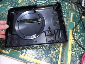 SEGA Original Genesis 1601 Exacto VACÍO Cubierta Superior Carcasa 3 Botones SOLO-OK-LEER - Imagen 1 de 17