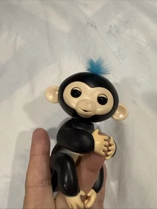 Authentic FINGERLINGS Interactive Fingerling Black Monkey Blue Hair by WowWee - Picture 1 of 21