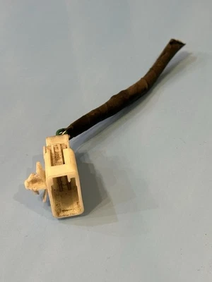 Оригинальный разъем для левого или правого наружного тормоза заднего фонаря для Lexus IS300 2001-2005 годов выпуска - Изображение 1 из 4