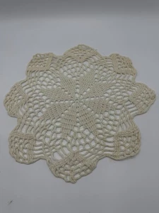 VINTAGE CROCHETED DOILY WHITE 11.5" ROUND CENTERPIECE DOILIES FLOWER COTTAGECORE - Picture 1 of 3