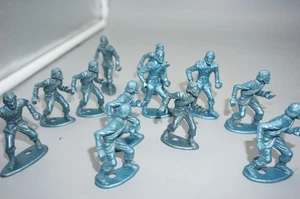 Vintage MPC 9 Gray& 12 Blue Revolutionary Soldiers Plastic Army Men Marx - Picture 1 of 16