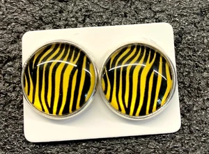 1 pair of HANDMADE yellow and black 16 mm wide acrylic silver plated earrings - Picture 1 of 4