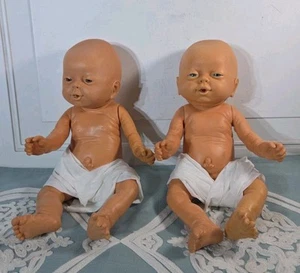 Vintage Neugeborene anatomisch korrekte Junge & Mädchen Baby Puppe Vinyl 12 1/2" Hergestellt in China - Bild 1 von 10