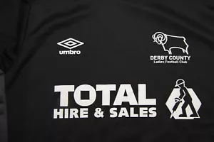 DERBY COUNTY DAMEN FUSSBALLCLUB - TRAINING TOP (M) - SEHR GUTER ZUSTAND - - Bild 1 von 6