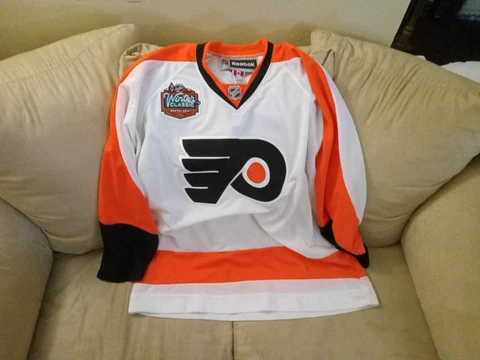 Rare Reebok 2010 Winter Classic Philadelphia Flyers Adult XL Jersey Cover