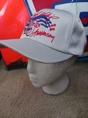 Sombrero plateado emitido por el equipo Darrell Waltrip Motorsports #17 25 aniversario NASCAR Foto 1 de 4