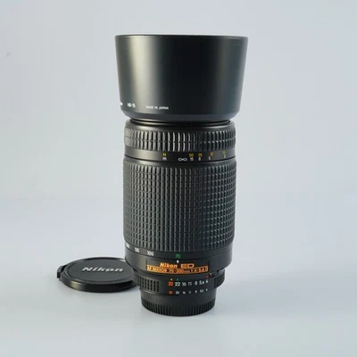 EXCELLENT Nikon AF NIKKOR 70-300mm F/4-5.6 D ED Zoom Lens - Image 1 of 4
